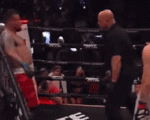 Nhà vô địch hạng nặng UFC bị knock-out lảo đảo như múa... "túy quyền"