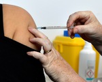 CEO Moderna nói vắc xin COVID-19 giảm hiệu quả trước biến thể Omicron