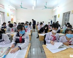 Những học sinh đầu tiên ở Hà Nội quay trở lại trường sau gần 6 tháng ở nhà