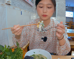 YouTuber người Nhật, người Việt đồng loạt đi ăn phở, nấu phở trong ngày 12-12