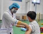 Nam sinh lớp 11 ở Quảng Nam tiêm liên tiếp hai mũi vắc xin trong một buổi