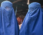 Phụ nữ Afghanistan không được đi xa nếu không đi cùng đàn ông