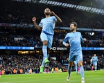 Thắng Leicester bằng tỉ số ván tennis, Man City vô địch lượt đi