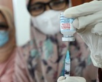 Một người đàn ông Indonesia tiết lộ đã tiêm 16 mũi vắc xin COVID-19