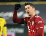 Lewandowski lập cú đúp, Bayern thắng kịch tính trận 