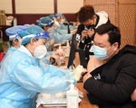 Trung Quốc bắt 80 người bán vắc xin COVID-19 giả