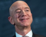 Tỉ phú Jeff Bezos giành lại ngôi giàu nhất thế giới từ Elon Musk