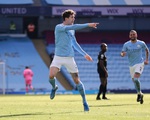 Thắng trận thứ 20 liên tiếp, Man City bỏ xa Man Utd 13 điểm