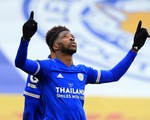 Leicester vượt mặt Man Utd trên bảng xếp hạng