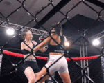 Khoảnh khắc điên rồ nhất MMA: Ngay lúc võ sĩ ra đòn 