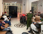 Ký cam kết tạm dừng hoạt động, quán karaoke vẫn mở cửa đón khách Hàn Quốc
