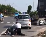 Kỷ luật đại úy công an đứng nhìn tài xế taxi bị thương vật lộn với tên cướp