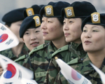 Tranh cãi nghĩa vụ quân sự bắt buộc với nữ giới ở Hàn Quốc