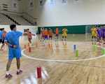 Tuyển futsal Việt Nam làm quen sân thi đấu trước khi đá play-off World Cup