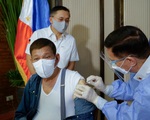 Ông Duterte đòi trả lại vắc xin Sinopharm do Trung Quốc tài trợ