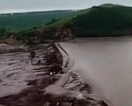 Vỡ đập ở miền bắc Trung Quốc, nước lũ nhấn chìm đồng ruộng