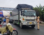Bộ kêu bỏ, vì sao chốt kiểm soát COVID-19 vẫn đòi 
