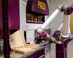 Cửa hàng pizza chỉ toàn robot phục vụ