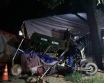 Gia đình 5 người đi xe ba gác về quê bị xe tải tông thương tâm