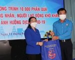 HĐND TP.HCM trao 10.000 phần quà cho công nhân, người lao động khó khăn