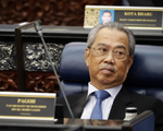 Thủ tướng Malaysia từ chức giữa lúc dịch bùng phát