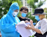 TP.HCM hỗ trợ chỗ ở và tiêm vắc xin cho người nước ngoài gặp khó khăn