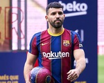 Vừa mất Messi, Barca mất thêm Aguero dài hạn vì chấn thương