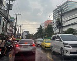 Thái Lan thử nghiệm chung sống với COVID-19, Bangkok kẹt xe lại từ sáng