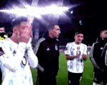 Video Messi bật khóc trong buổi lễ ăn mừng chức vô địch Copa America