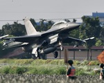 Máy bay chiến đấu Đài Loan thử sức trên đường cao tốc