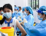 Trong 2 tháng, Trung Quốc tiêm ngừa COVID-19 gần đủ cho học sinh trung học