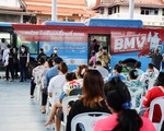 Thái Lan tăng tốc phủ vắc xin 50% dân số, người dân học sống chung với virus