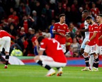 Man Utd thua ‘sốc’ West Ham tại Old Trafford, chia tay Cúp Liên đoàn