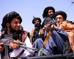 Taliban xả súng chỉ thiên ăn mừng, 17 người chết