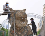 Khung cảnh khẩn trương trên công trường đường hoa Nguyễn Huệ 2022