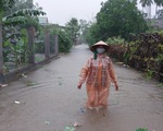 Miền Trung mưa trắng trời, khẩn cấp di dời hàng chục ngàn dân khỏi nơi nguy hiểm