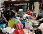 Sau mưa lũ ở Đà Nẵng, gom góp sách vở cho các em trở lại trường