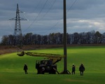 Các cơ sở năng lượng miền tây Ukraine trúng tên lửa, nhiều khu vực mất điện