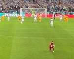Khoảnh khắc thủ môn Emiliano Martinez không dám nhìn Messi sút penalty
