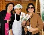 Gala Ngày của phở: Hàng chục gian hàng phục vụ hết công suất, khách xếp hàng chờ