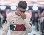 Ronaldo khóc trong đường hầm