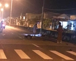 Xe máy đâm vào dải phân cách quốc lộ 1, hai nam thanh niên tử vong