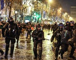 Cảnh sát đụng độ người hâm mộ ở Paris sau khi Argentina vô địch World Cup 2022