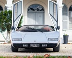 Siêu xe Lamborghini triệu USD trong garage bỏ hoang, đẹp như mới