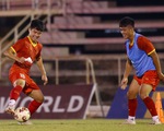 Video: Xem U23 Việt Nam tập luyện trên sân cỏ Campuchia