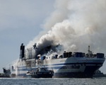 Phà cháy nhiều giờ ở ngoài khơi Hy Lạp, 9 người mất tích