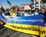 Ukraine ngày 25-2: Các biện pháp trừng phạt liên tiếp nhắm vào Nga