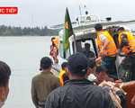 Video: Hiện trường vụ lật ca nô ở biển Cửa Đại sáng 27-2, huy động thêm trực thăng tìm kiếm