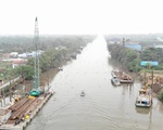 Mùng 7 bắt đầu đắp đập thép ngăn mặn trên kênh Nguyễn Tấn Thành