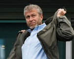 Vì sao tỉ phú Abramovich bị Anh trừng phạt, có trắng tay khi tài khoản bị đóng băng?